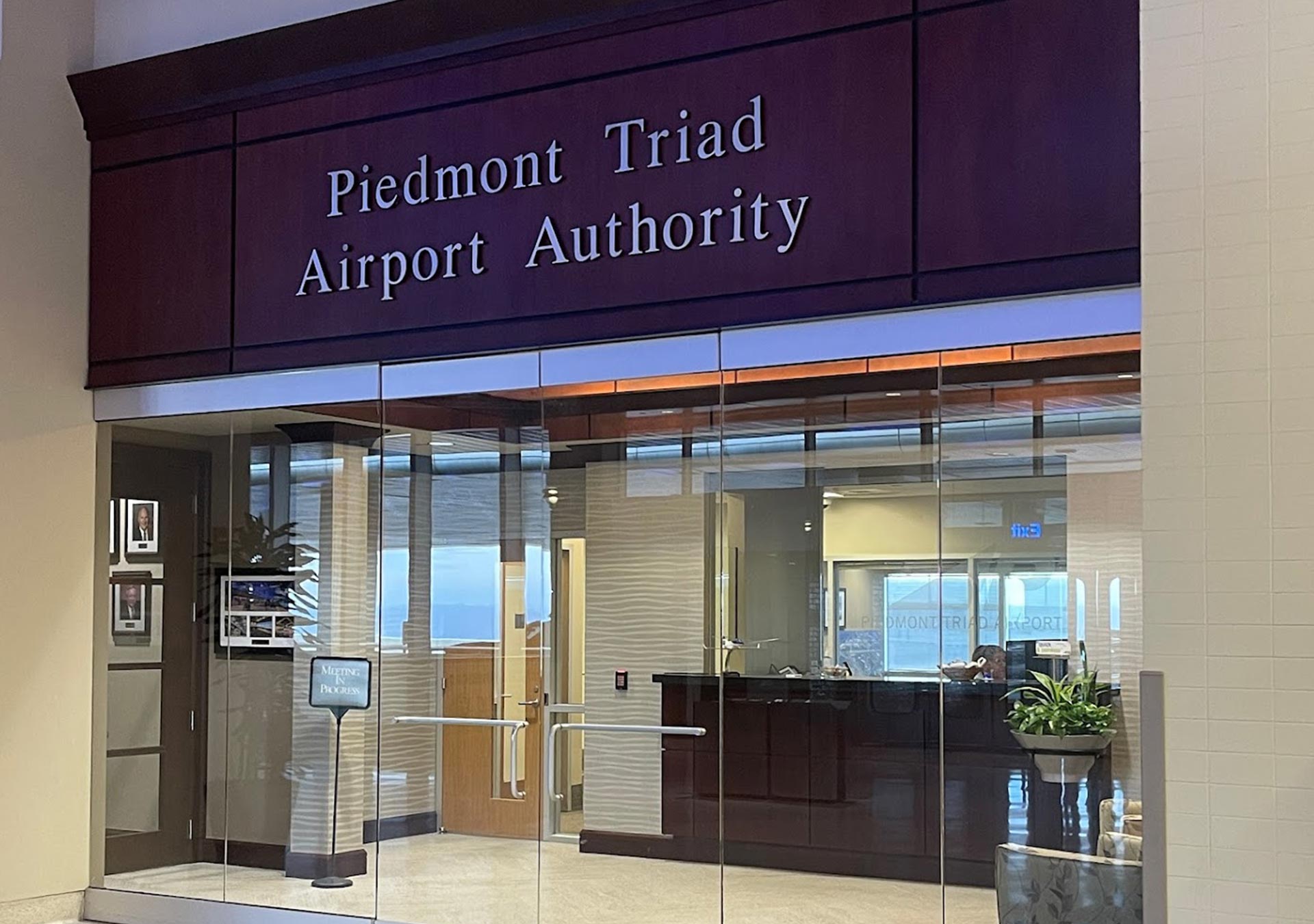 Luxury cars transportation Piedmont Triad International Airport